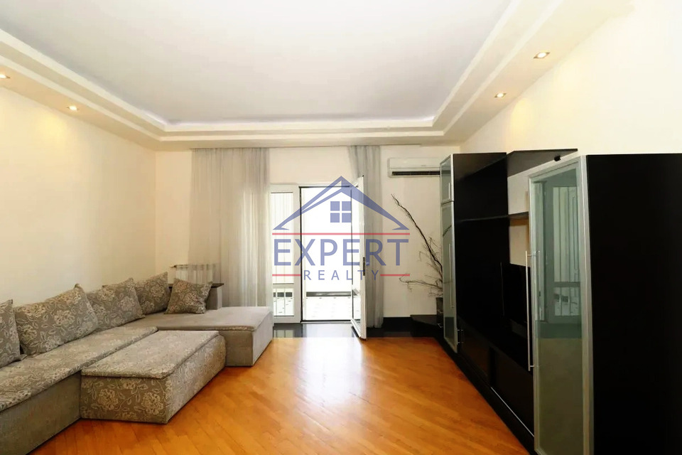 ԿԵՆՏՐՈՆ, ԲԱՂՐԱՄՅԱՆ ՊՈՂՈՏԱ, 3 ՍԵՆՅԱԿ