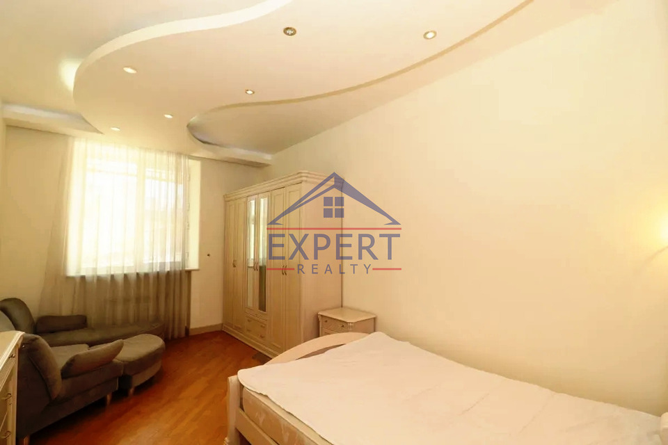 ԿԵՆՏՐՈՆ, ԲԱՂՐԱՄՅԱՆ ՊՈՂՈՏԱ, 3 ՍԵՆՅԱԿ