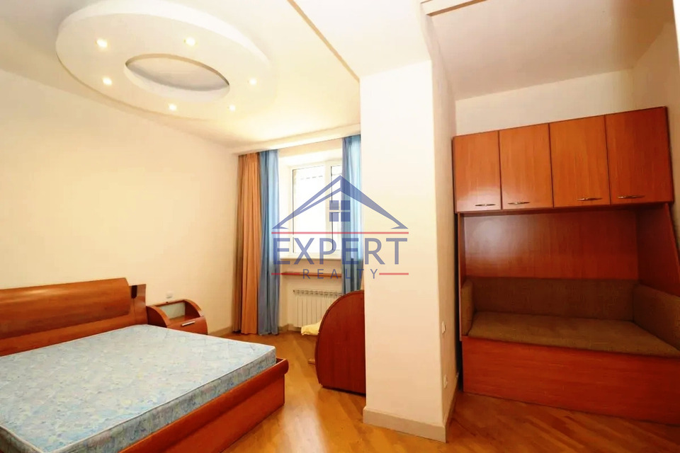 ԿԵՆՏՐՈՆ, ԲԱՂՐԱՄՅԱՆ ՊՈՂՈՏԱ, 3 ՍԵՆՅԱԿ