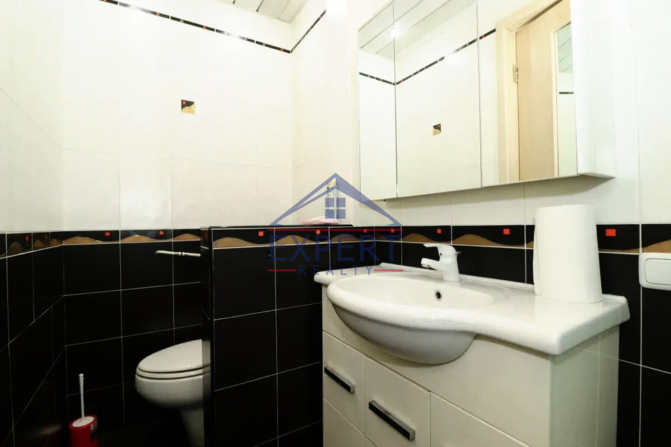 ԿԵՆՏՐՈՆ, ԲԱՂՐԱՄՅԱՆ ՊՈՂՈՏԱ, 3 ՍԵՆՅԱԿ