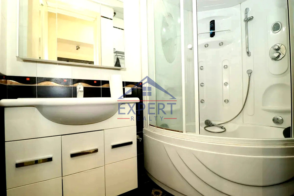 ԿԵՆՏՐՈՆ, ԲԱՂՐԱՄՅԱՆ ՊՈՂՈՏԱ, 3 ՍԵՆՅԱԿ