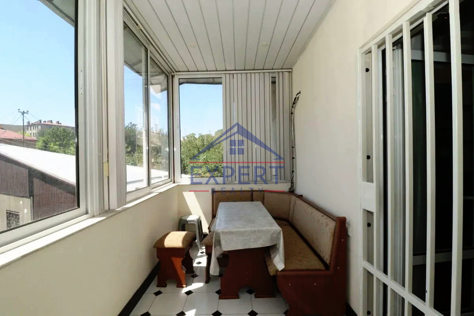 ԿԵՆՏՐՈՆ, ԲԱՂՐԱՄՅԱՆ ՊՈՂՈՏԱ, 3 ՍԵՆՅԱԿ