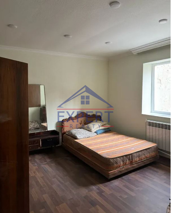 ԿԵՆՏՐՈՆ ՊՌՈՇՅԱՆ ՓՈՂՈՑ, 3 ՍԵՆՅԱԿ