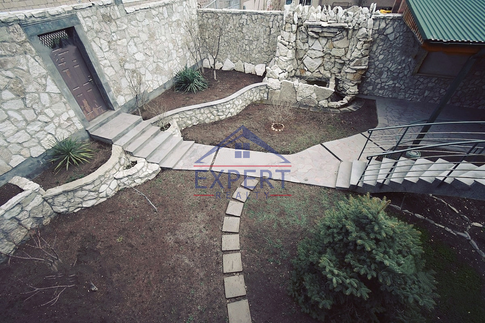 ՄԱԼԱԹԻԱ ՍԵԲԱՍՏԻԱ, ՆՈՅ ԹԱՂԱՄԱՍ, 8+ ՍԵՆՅԱԿ