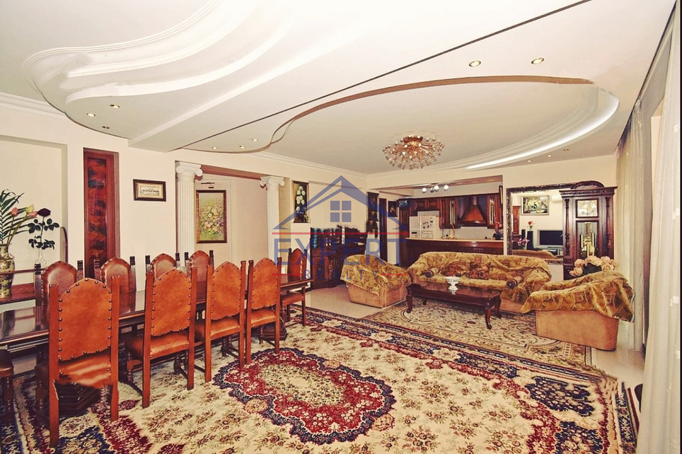 ԿԵՆՏՐՈՆ,ԵԿՄԱԼՅԱՆ Փ, 4 ՍԵՆՅԱԿ
