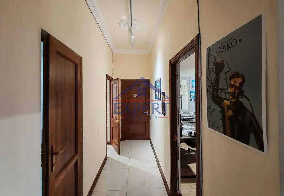 ԿԵՆՏՐՈՆ, ԱԼԵՔ ՄԱՆՈՒԿՅԱՆ ՓՈՂՈՑ, 5 ՍԵՆՅԱԿ