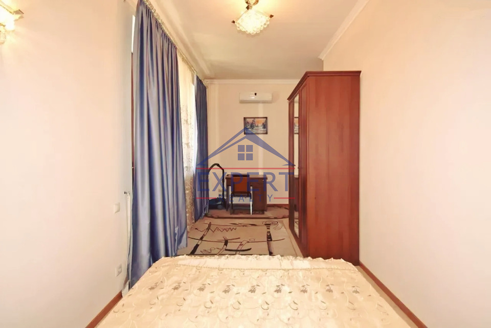 ԿԵՆՏՐՈՆ, ԱՄԻՐՅԱՆ ՓՈՂՈՑ, 3 ՍԵՆՅԱԿ