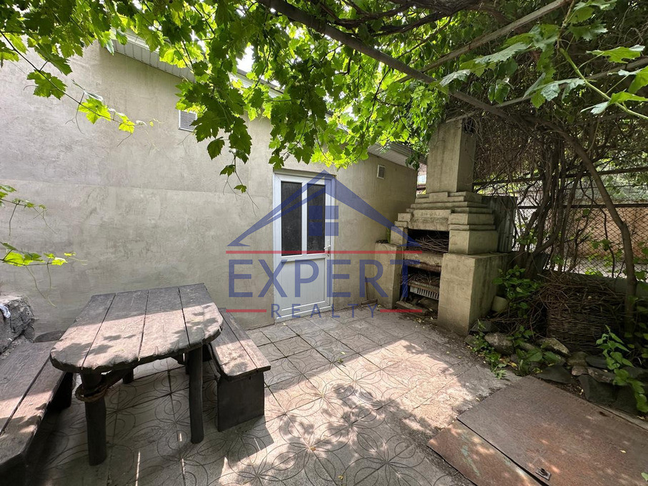 ՔԱՆԱՔԵՌ ԶԵՅԹՈՒՆ, ԴԱՎԻԹ ԱՆՀԱՂԹԻ ՓՈՂՈՑ, 4 ՍԵՆՅԱԿ