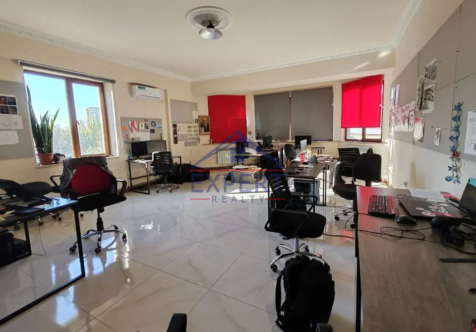 ԿԵՆՏՐՈՆ, ԱԼԵՔ ՄԱՆՈՒԿՅԱՆ, 230 ՔՄ․