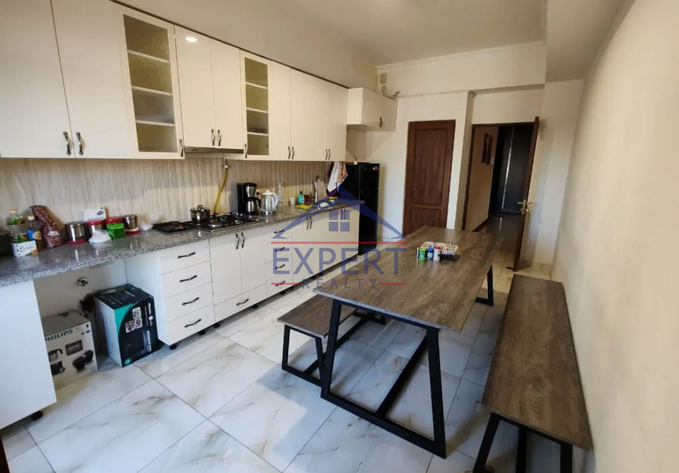 ԿԵՆՏՐՈՆ, ԱԼԵՔ ՄԱՆՈՒԿՅԱՆ, 230 ՔՄ․