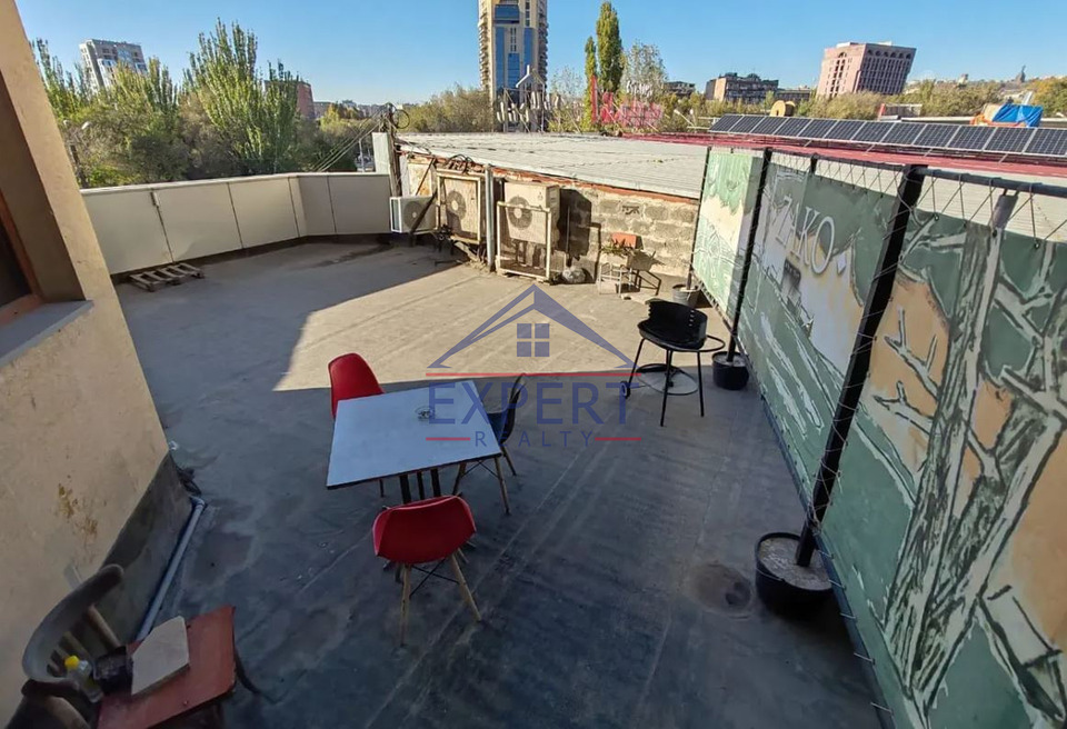 ԿԵՆՏՐՈՆ, ԱԼԵՔ ՄԱՆՈՒԿՅԱՆ, 230 ՔՄ․