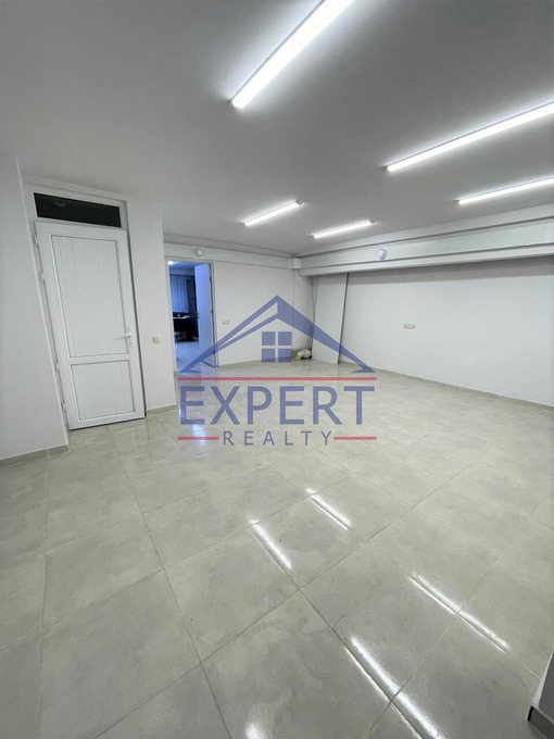 ԿԵՆՏՐՈՆ , ՌԱՖԵԼ ԼԵՄԿԻՆ, 40 ՔՄ