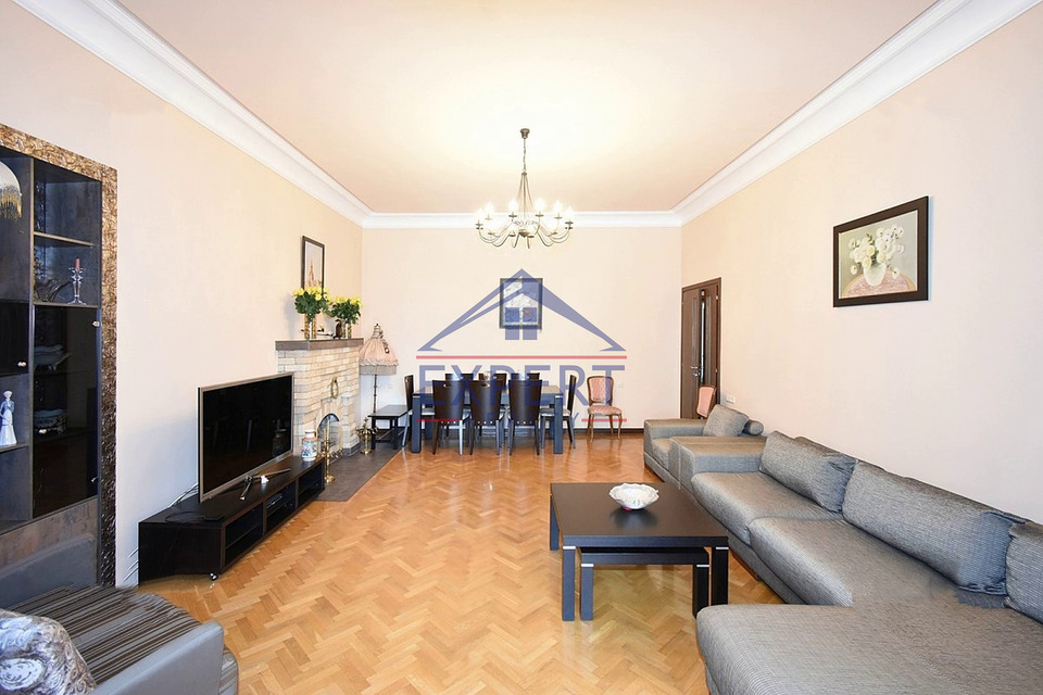 ԿԵՆՏՐՈՆ, ՄԱՇՏՈՑԻ ՊՈՂՈՏԱ, 3 ՍԵՆՅԱԿ