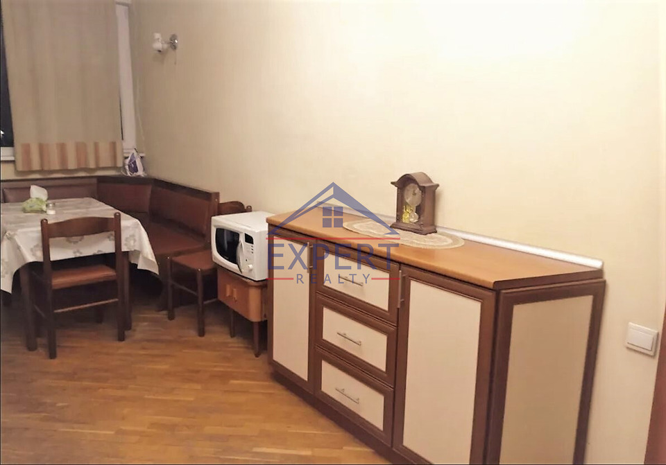 ԿԵՆՏՐՈՆ, ՊՈՒՇԿԻՆԻ ՓՈՂՈՑ, 3 ՍԵՆՅԱԿ