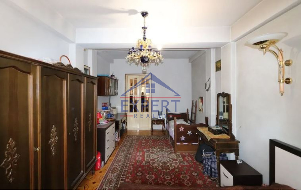 ԿԵՆՏՐՈՆ, ՄԱՇՏՈՑԻ ՊՈՂՈՏԱ, 3 ՍԵՆՅԱԿ