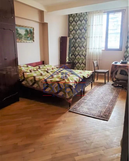 ԿԵՆՏՐՈՆ, ԽՈՐԵՆԱՑՈՒ ՓՈՂՈՑ, 3 ՍԵՆՅԱԿ