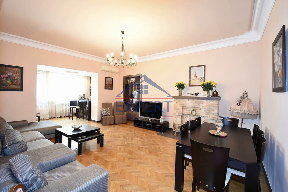 ԿԵՆՏՐՈՆ, ՄԱՇՏՈՑԻ ՊՈՂՈՏԱ, 3 ՍԵՆՅԱԿ