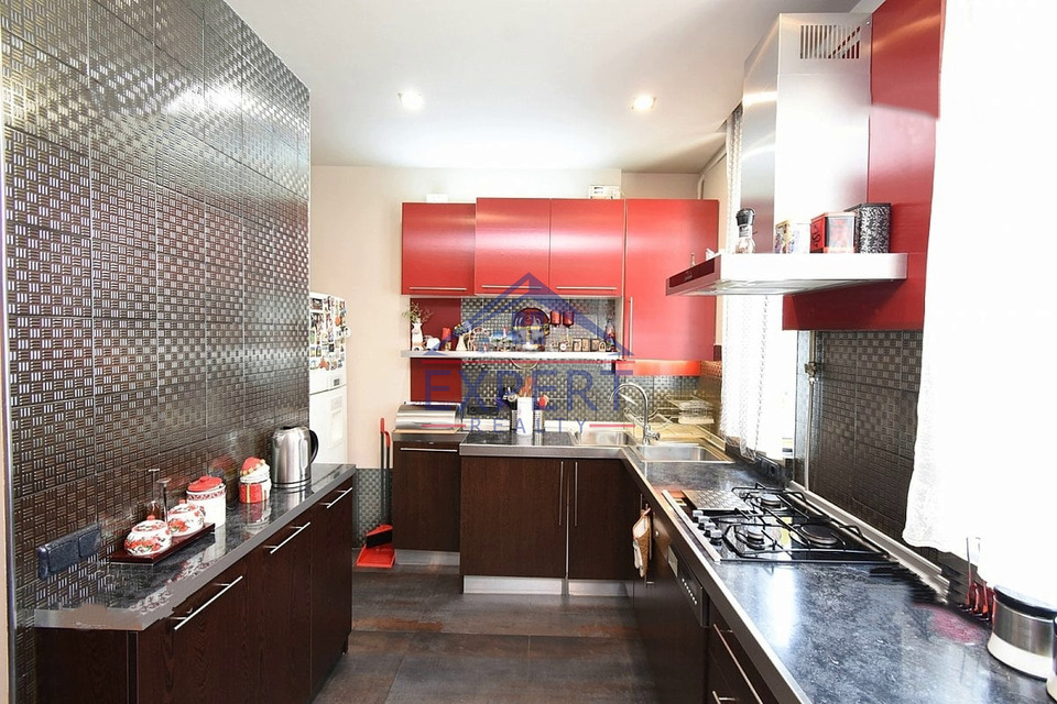 ԿԵՆՏՐՈՆ, ՄԱՇՏՈՑԻ ՊՈՂՈՏԱ, 3 ՍԵՆՅԱԿ