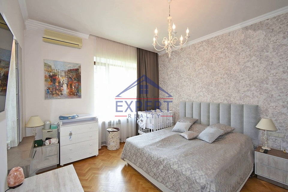 ԿԵՆՏՐՈՆ, ՄԱՇՏՈՑԻ ՊՈՂՈՏԱ, 3 ՍԵՆՅԱԿ