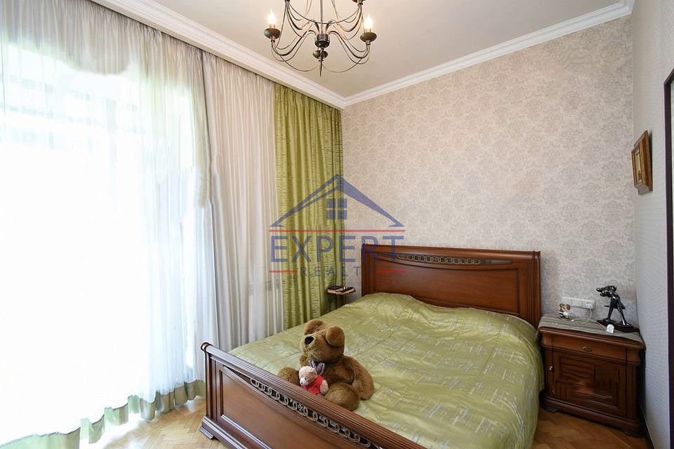 ԿԵՆՏՐՈՆ, ՄԱՇՏՈՑԻ ՊՈՂՈՏԱ, 3 ՍԵՆՅԱԿ