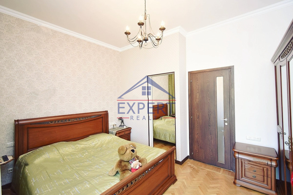 ԿԵՆՏՐՈՆ, ՄԱՇՏՈՑԻ ՊՈՂՈՏԱ, 3 ՍԵՆՅԱԿ