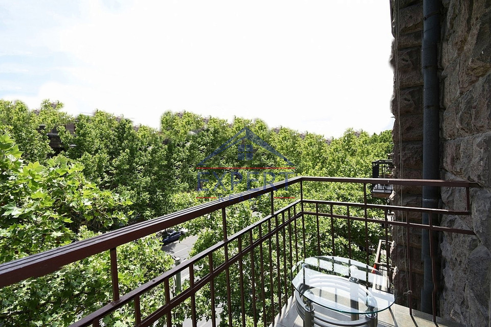 ԿԵՆՏՐՈՆ, ՄԱՇՏՈՑԻ ՊՈՂՈՏԱ, 3 ՍԵՆՅԱԿ