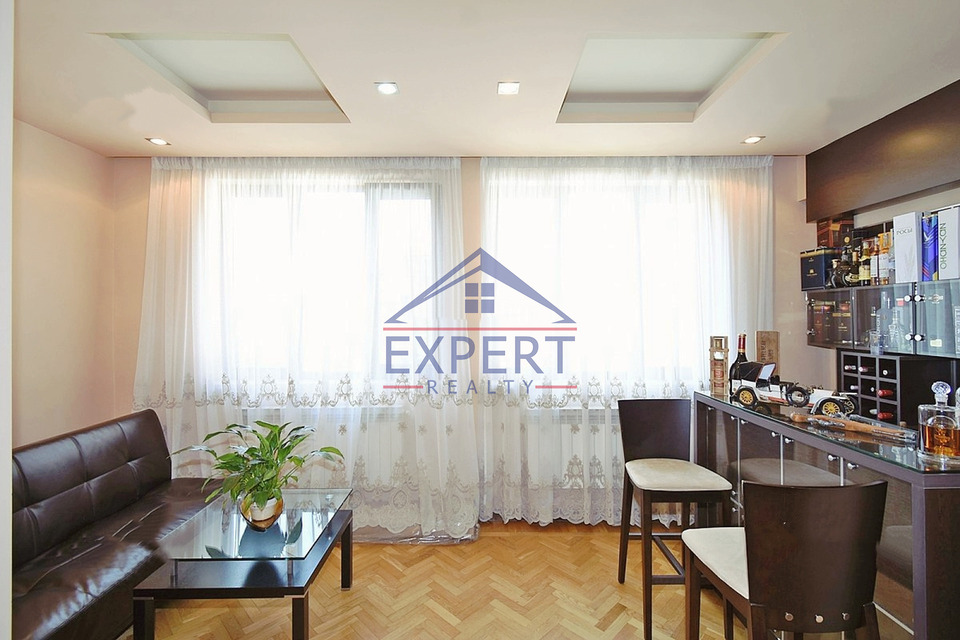 ԿԵՆՏՐՈՆ, ՄԱՇՏՈՑԻ ՊՈՂՈՏԱ, 3 ՍԵՆՅԱԿ