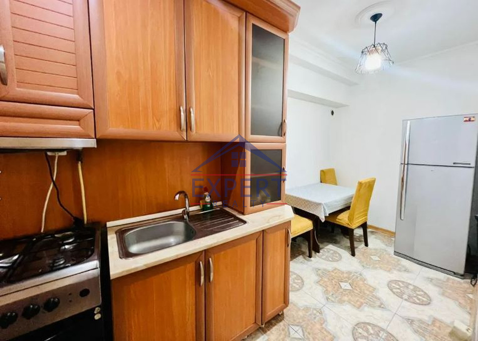 ԿԵՆՏՐՈՆ, ՍԱՅԱԹ ՆՈՎԱ ՊՈՂՈՏԱ, 3 ՍԵՆՅԱԿ