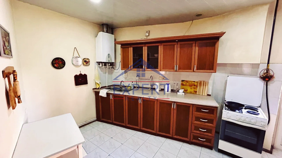 ԿԵՆՏՐՈՆ, ԿԻԵՎՅԱՆ ՓՈՂՈՑՈՒՄ, 4 ՍԵՆՅԱԿ