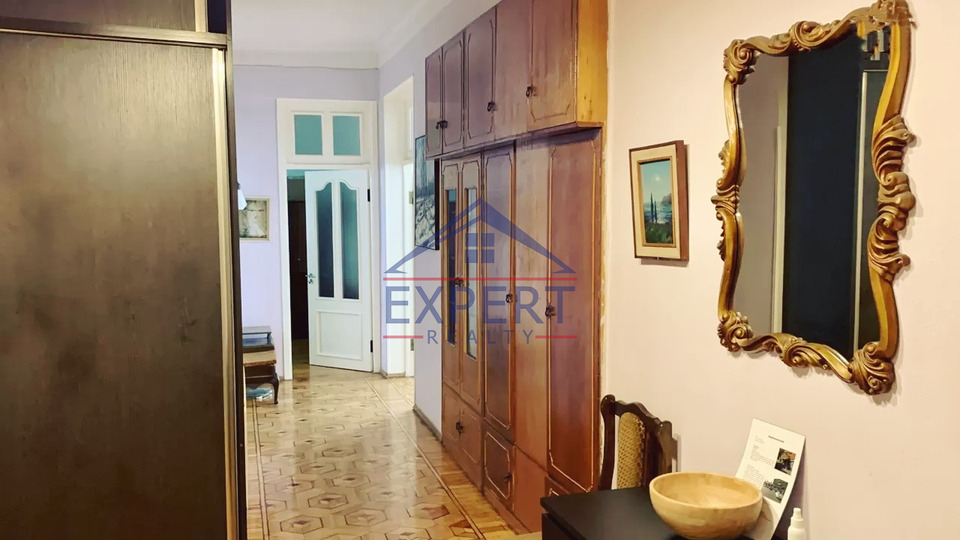 ԿԵՆՏՐՈՆ, ԿԻԵՎՅԱՆ ՓՈՂՈՑՈՒՄ, 4 ՍԵՆՅԱԿ