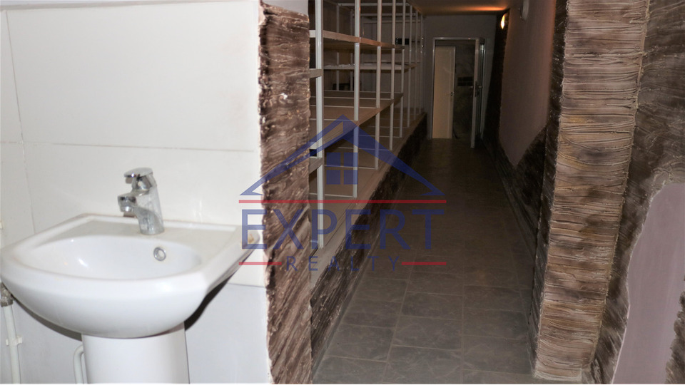 ԿԵՆՏՐՈՆ , ԱՆՏԱՌԱՅԻՆ ՓՈՂՈՑ , 6 ՍԵՆՅԱԿ