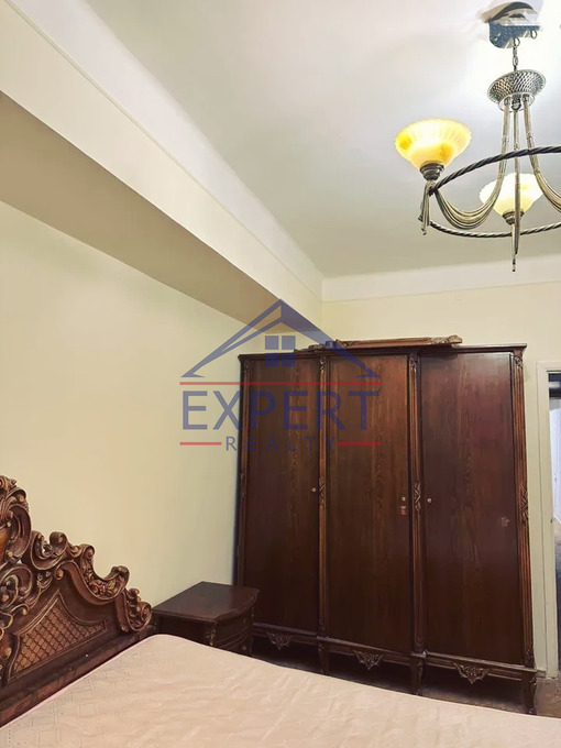 ԿԵՆՏՐՈՆ, ԵԶՆԻԿ ԿՈՂԲԱՑԻ ՓՈՂՈՑ, 3 ՍԵՆՅԱԿ