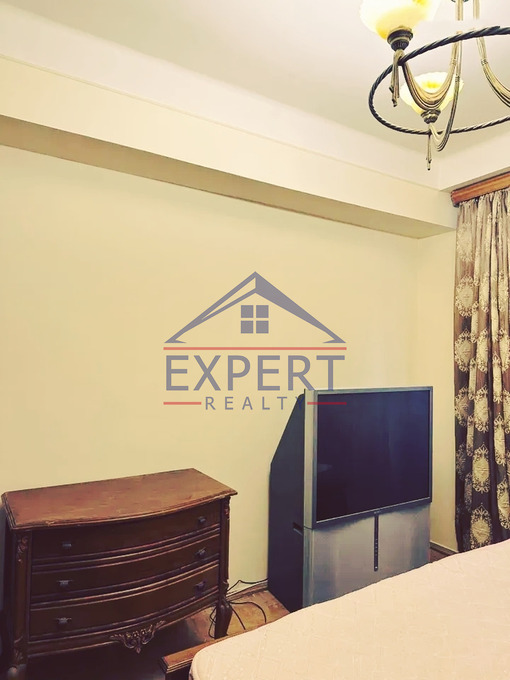 ԿԵՆՏՐՈՆ, ԵԶՆԻԿ ԿՈՂԲԱՑԻ ՓՈՂՈՑ, 3 ՍԵՆՅԱԿ