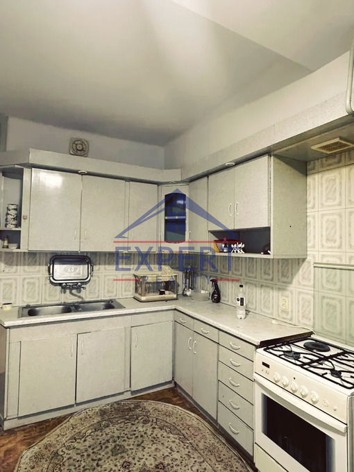 ԿԵՆՏՐՈՆ, ԵԶՆԻԿ ԿՈՂԲԱՑԻ ՓՈՂՈՑ, 3 ՍԵՆՅԱԿ