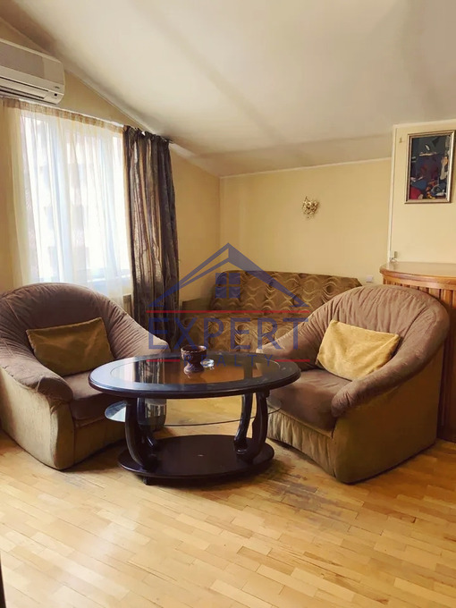 ԿԵՆՏՐՈՆ, ՆԱԼԲԱՆԴՅԱՆ ՓՈՂՈՑ, 3 ՍԵՆՅԱԿ