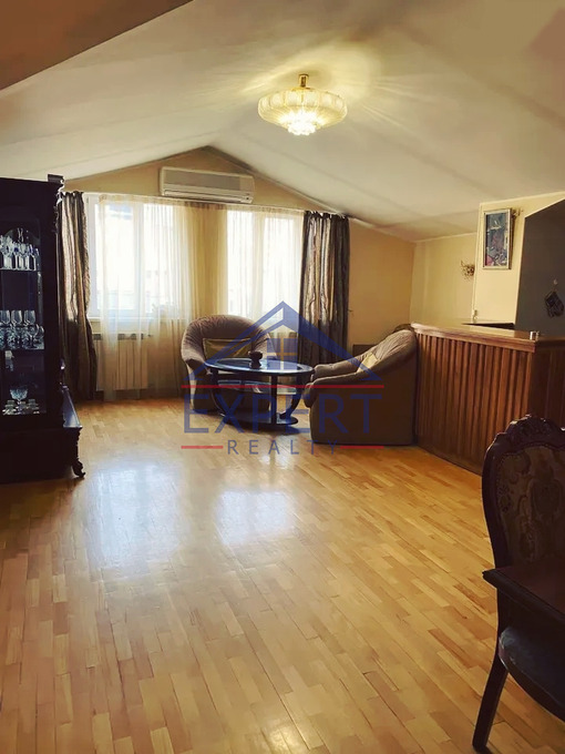 ԿԵՆՏՐՈՆ, ՆԱԼԲԱՆԴՅԱՆ ՓՈՂՈՑ, 3 ՍԵՆՅԱԿ