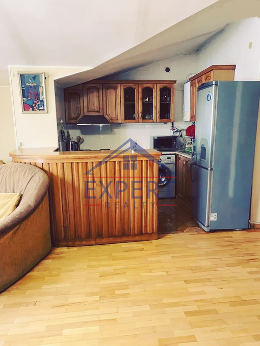 ԿԵՆՏՐՈՆ, ՆԱԼԲԱՆԴՅԱՆ ՓՈՂՈՑ, 3 ՍԵՆՅԱԿ