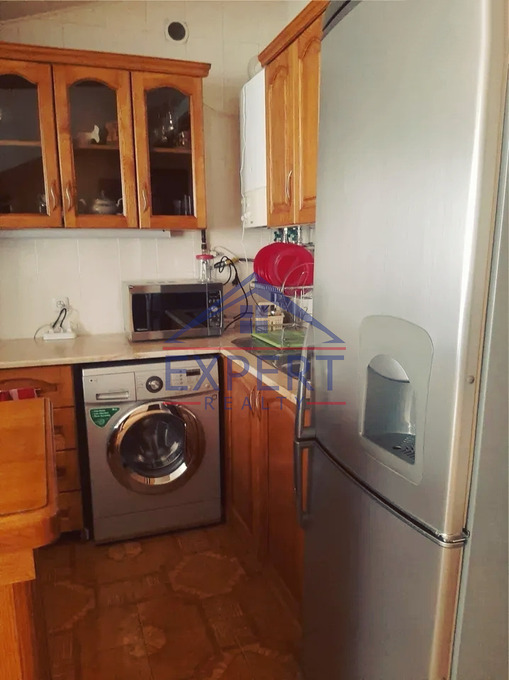 ԿԵՆՏՐՈՆ, ՆԱԼԲԱՆԴՅԱՆ ՓՈՂՈՑ, 3 ՍԵՆՅԱԿ