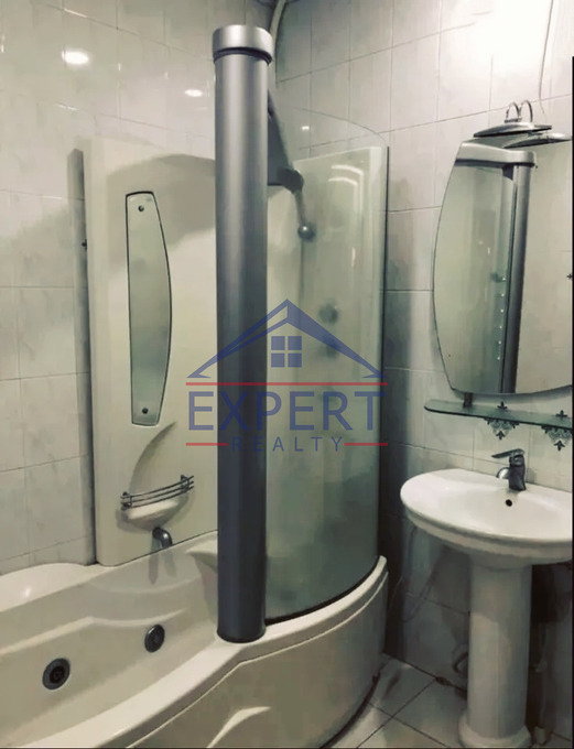 ԿԵՆՏՐՈՆ, ՆԱԼԲԱՆԴՅԱՆ ՓՈՂՈՑ, 3 ՍԵՆՅԱԿ