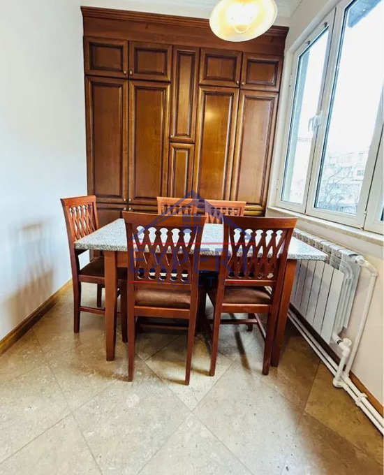 ԿԵՆՏՐՈՆ, ՀԱՆՐԱՊԵՏՈՒԹՅԱՆ ՓՈՂՈՑ, 3 ՍԵՆՅԱԿ