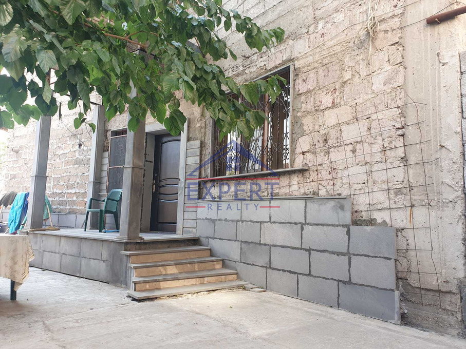 ԱՐԱԲԿԻՐ, ՄԱՄԻԿՈՆՅԱՆՑ ՓՈՂՈՑ, 4 ՍԵՆՅԱԿ