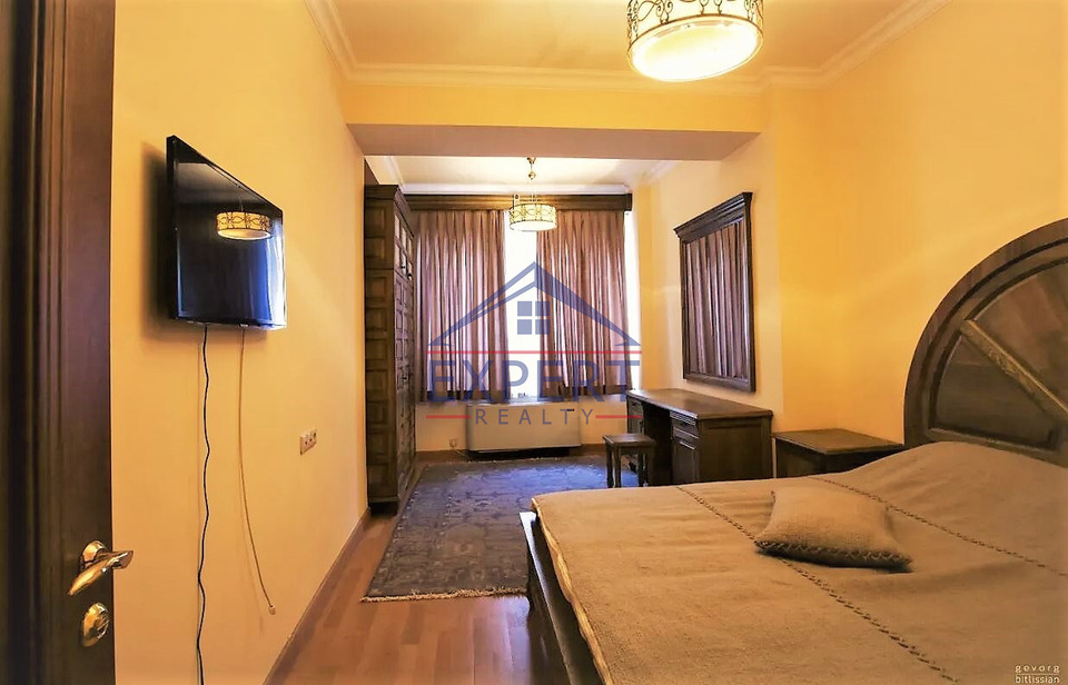 ԿԵՆՏՐՈՆ, ՀՅՈՒՍԻՍԱՅԻՆ ՊՈՂՈՏԱ, 3 ՍԵՆՅԱԿ