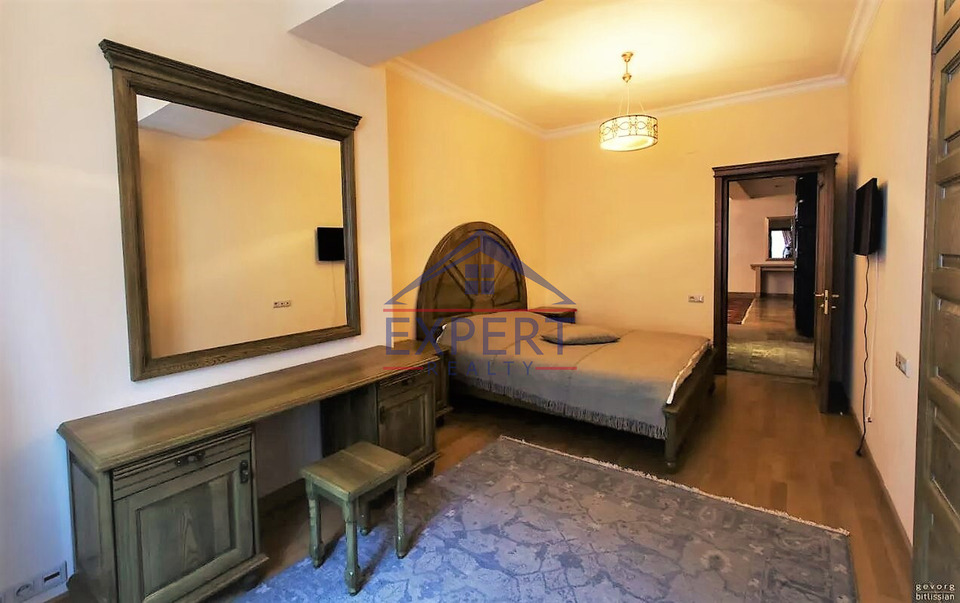 ԿԵՆՏՐՈՆ, ՀՅՈՒՍԻՍԱՅԻՆ ՊՈՂՈՏԱ, 3 ՍԵՆՅԱԿ