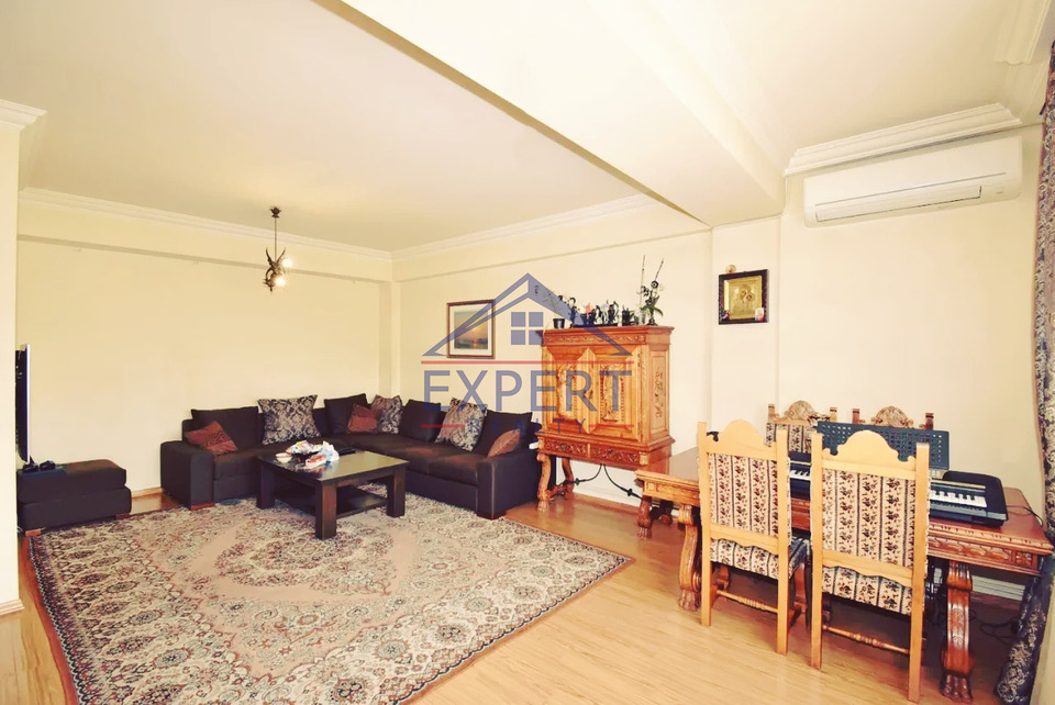 ԿԵՆՏՐՈՆ, ՊՈՒՇԿԻՆԻ ՓՈՂՈՑ, 3 ՍԵՆՅԱԿ