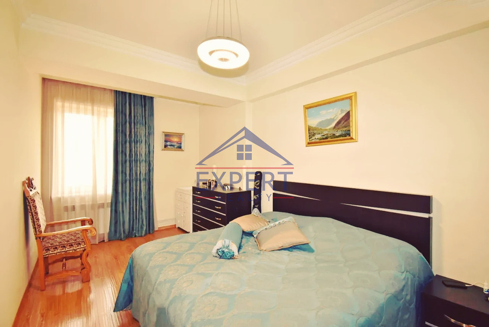 ԿԵՆՏՐՈՆ, ՊՈՒՇԿԻՆԻ ՓՈՂՈՑ, 3 ՍԵՆՅԱԿ