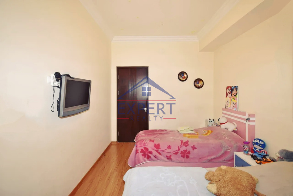 ԿԵՆՏՐՈՆ, ՊՈՒՇԿԻՆԻ ՓՈՂՈՑ, 3 ՍԵՆՅԱԿ