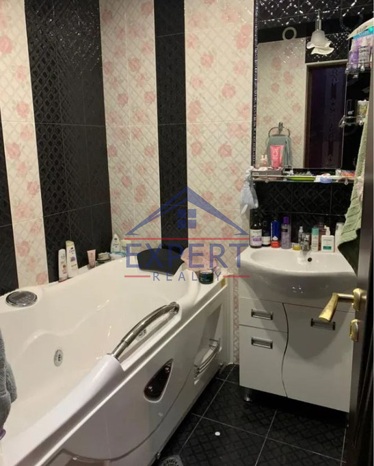 ԿԵՆՏՐՈՆ, ԽՈՐԵՆԱՑՈՒ ՓՈՂՈՑ, 3 ՍԵՆՅԱԿ