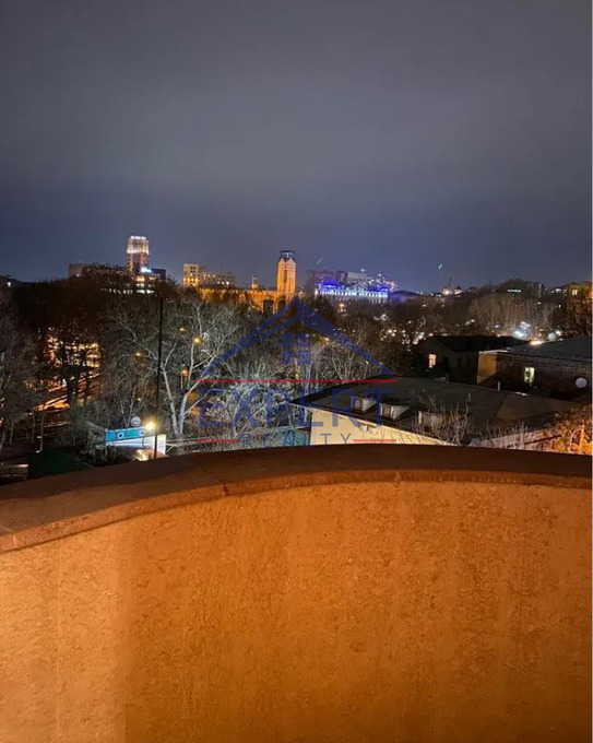 ԿԵՆՏՐՈՆ, ԽՈՐԵՆԱՑՈՒ ՓՈՂՈՑ, 3 ՍԵՆՅԱԿ