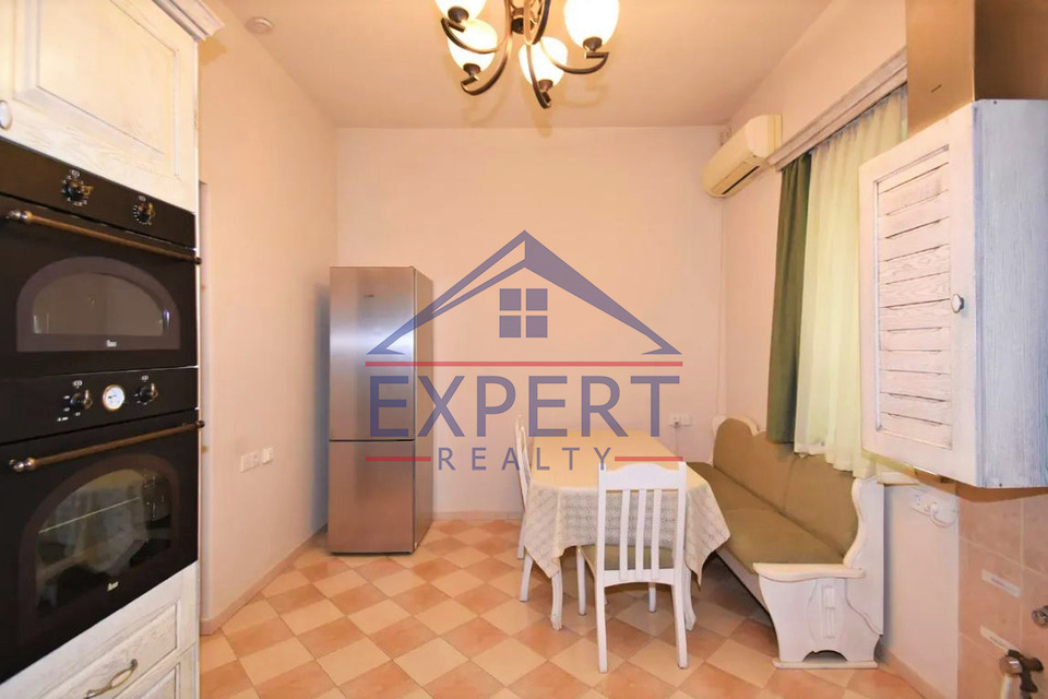 ԿԵՆՏՐՈՆ, ԶԱՐՈԲՅԱՆ ՓՈՂՈՑ, 3 ՍԵՆՅԱԿ