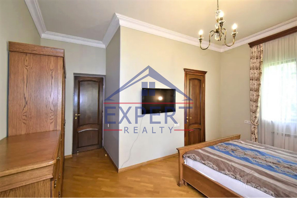 ԿԵՆՏՐՈՆ, ԶԱՐՈԲՅԱՆ ՓՈՂՈՑ, 3 ՍԵՆՅԱԿ